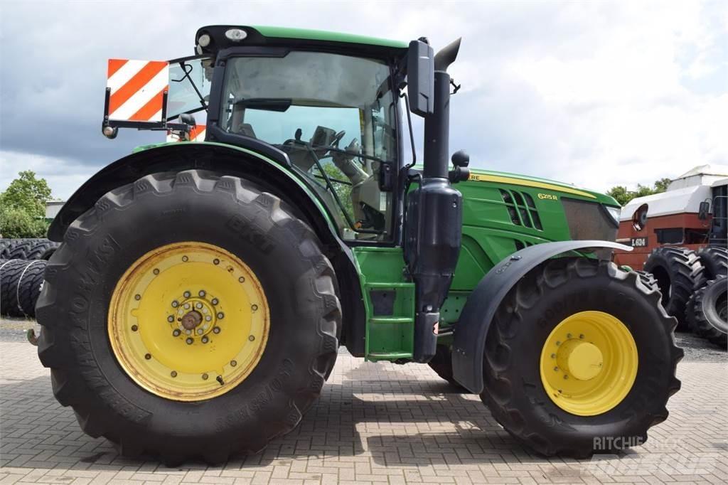 John Deere 6215 R Traktorer