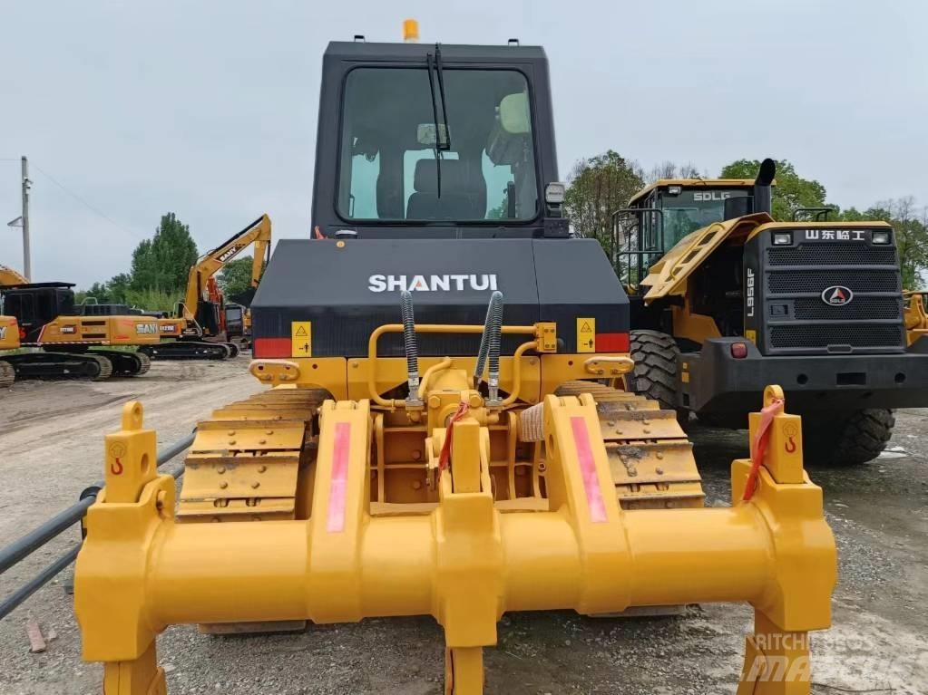 Shantui D16 Bulldozer på larvebånd