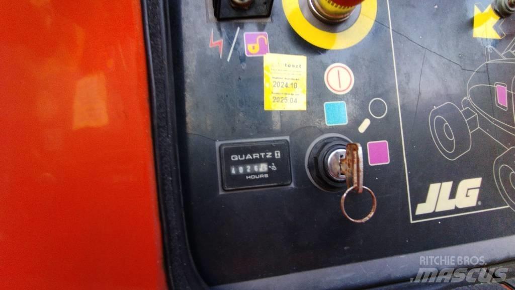 JLG 800 AJ Bomlifte med knækarm