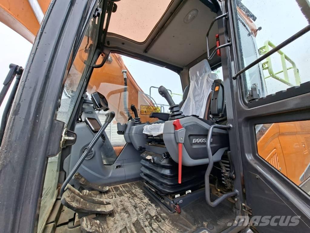 Doosan DX 225 LC Gravemaskiner på larvebånd