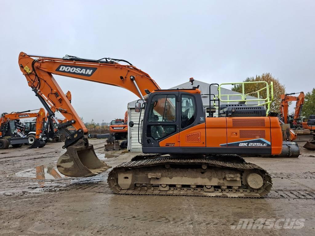 Doosan DX 225 LC Gravemaskiner på larvebånd