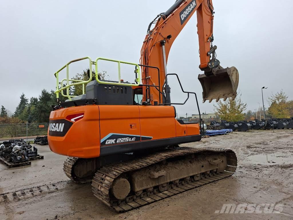 Doosan DX 225 LC Gravemaskiner på larvebånd