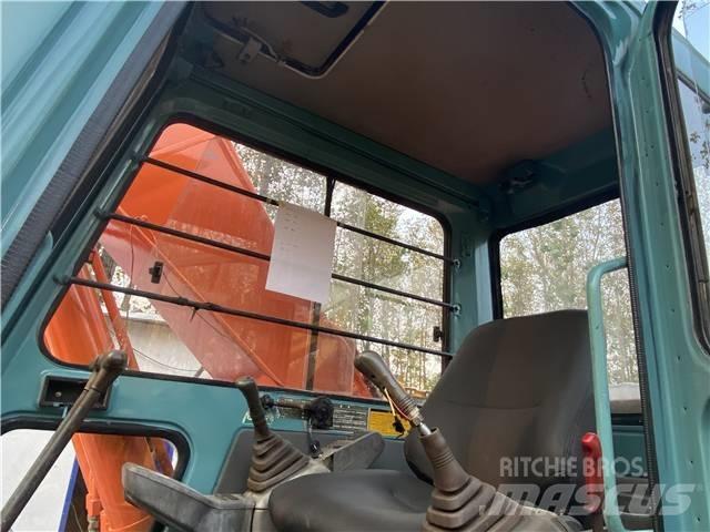 Hitachi EX200-2 Gravemaskiner på larvebånd