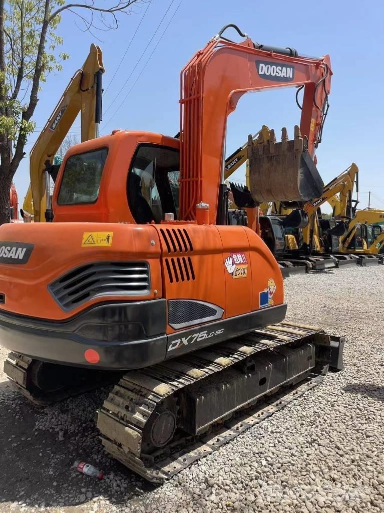 Doosan DX 75-9 C Midi-gravemaskiner 7t - 12t