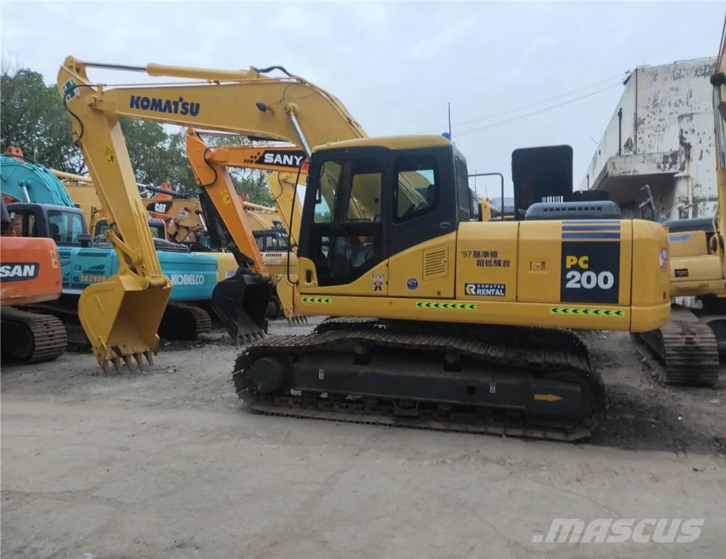 Komatsu PC200-7 Gravemaskiner på larvebånd