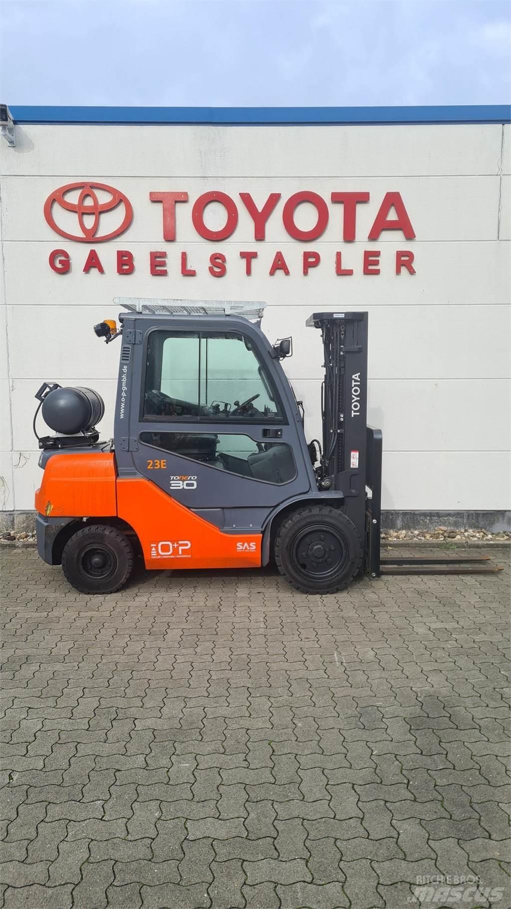Toyota 02-8FGF30 LPG gaffeltrucks