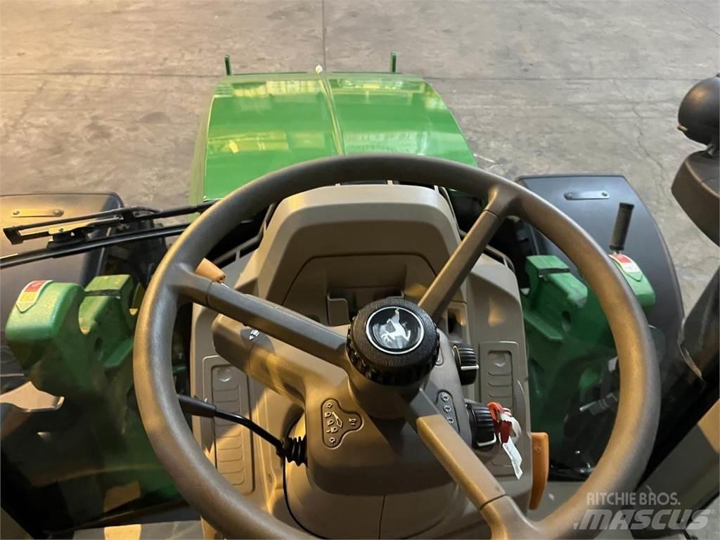 John Deere 6100M Traktorer