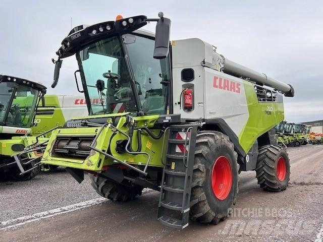CLAAS TRION 750 Mejetærskere