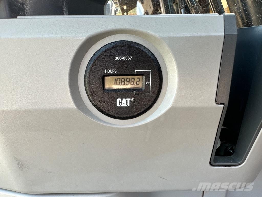CAT 320FL Gravemaskiner på larvebånd