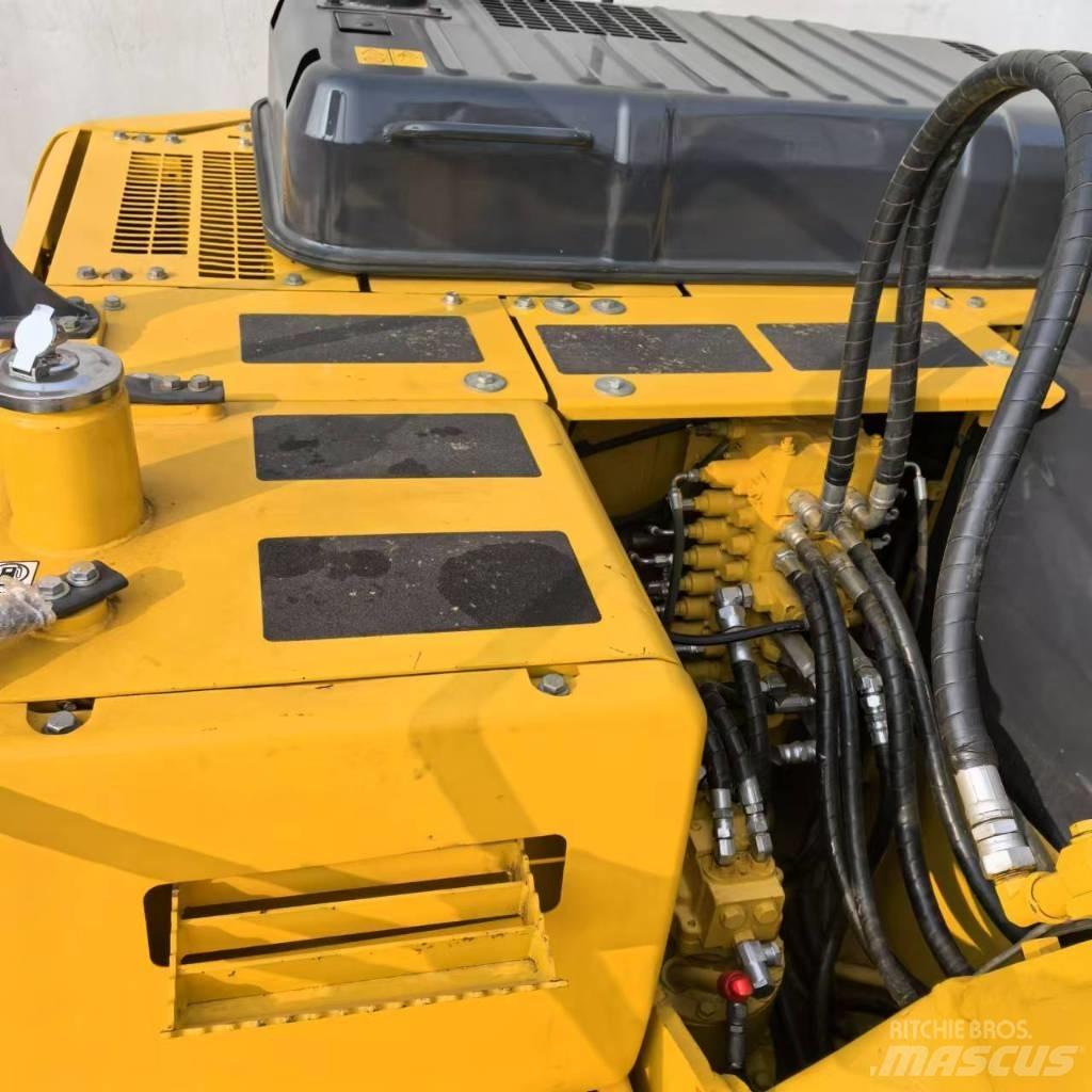 Komatsu PC 130-7 Gravemaskiner på larvebånd