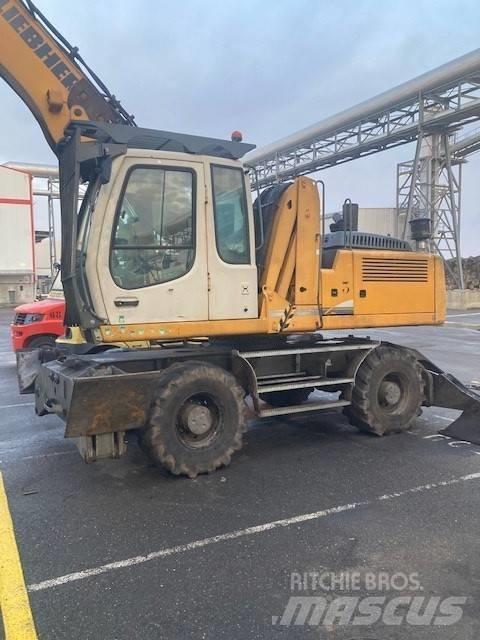 Liebherr 924C-LI Gravemaskiner på hjul