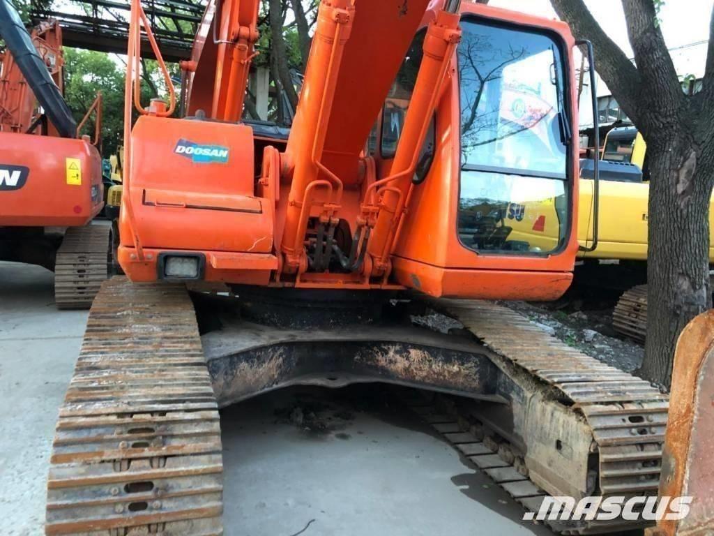 Doosan 220-7 Gravemaskiner på larvebånd