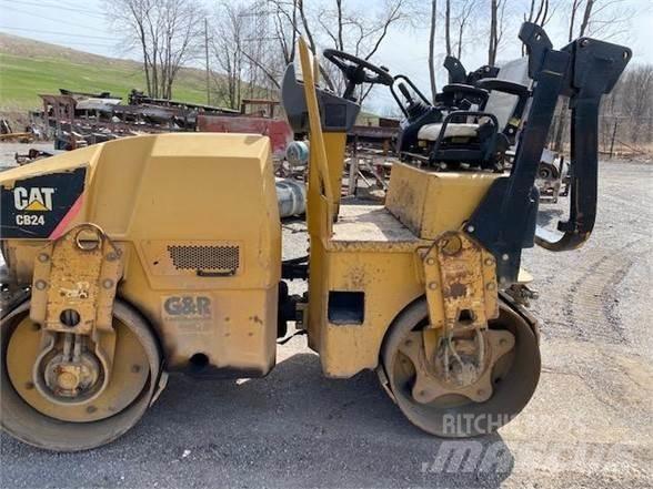 CAT CB24 Enkelt tromle