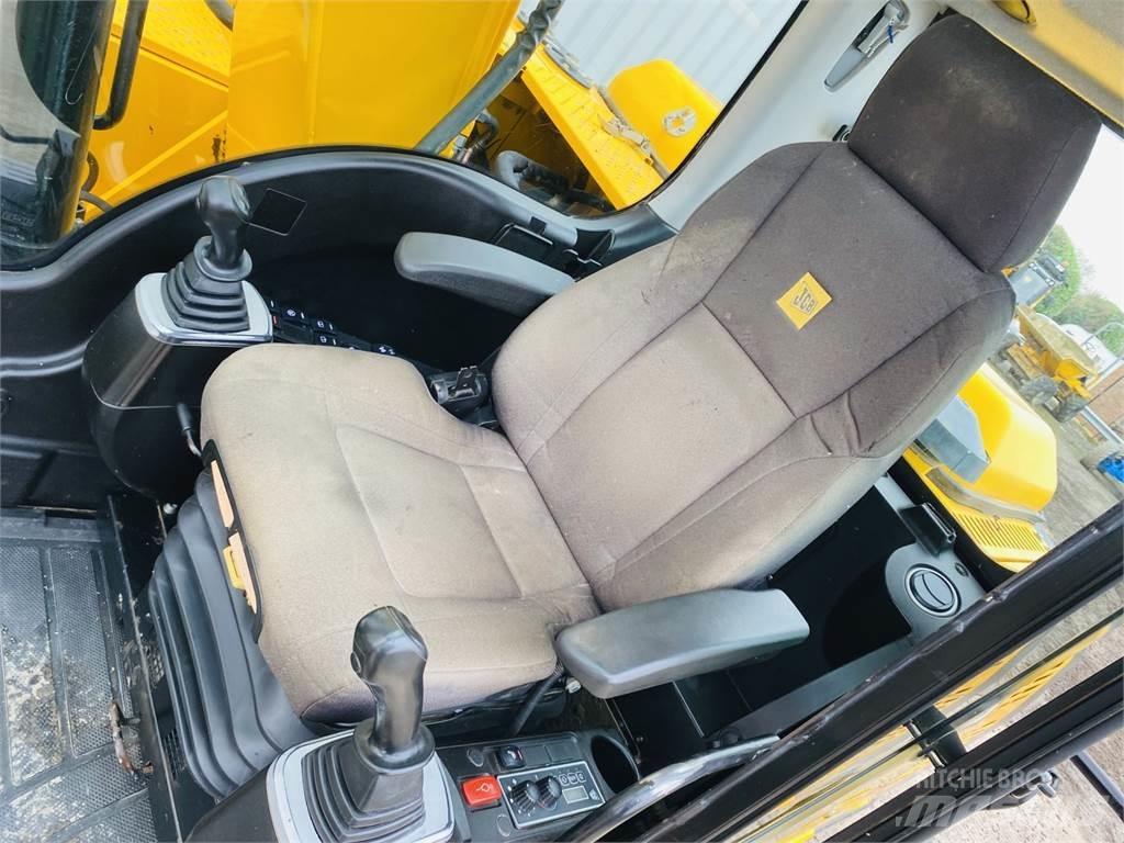 JCB JS130LC Gravemaskiner på larvebånd