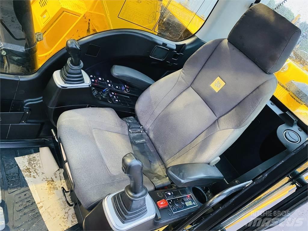 JCB JS220LC Gravemaskiner på larvebånd