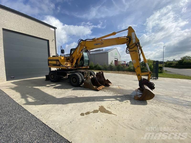 JCB JS145W Gravemaskiner på hjul
