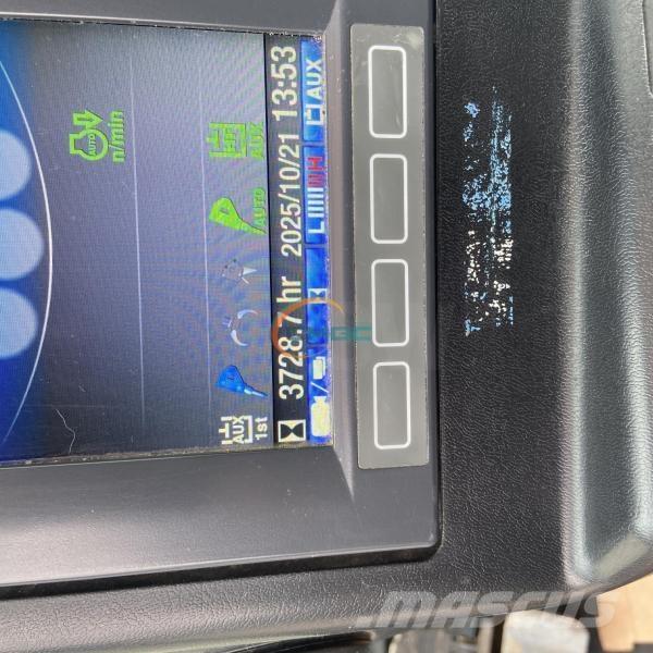 Takeuchi TB215R Gravemaskiner på hjul