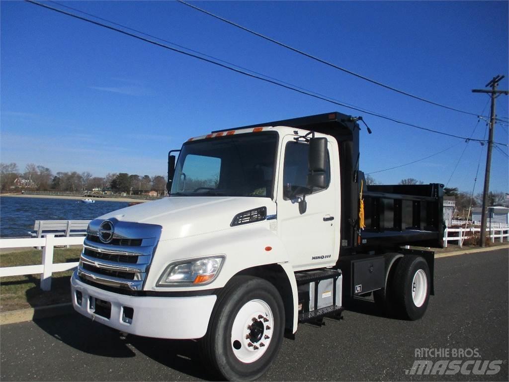 Hino 268 Lastbiler med tip