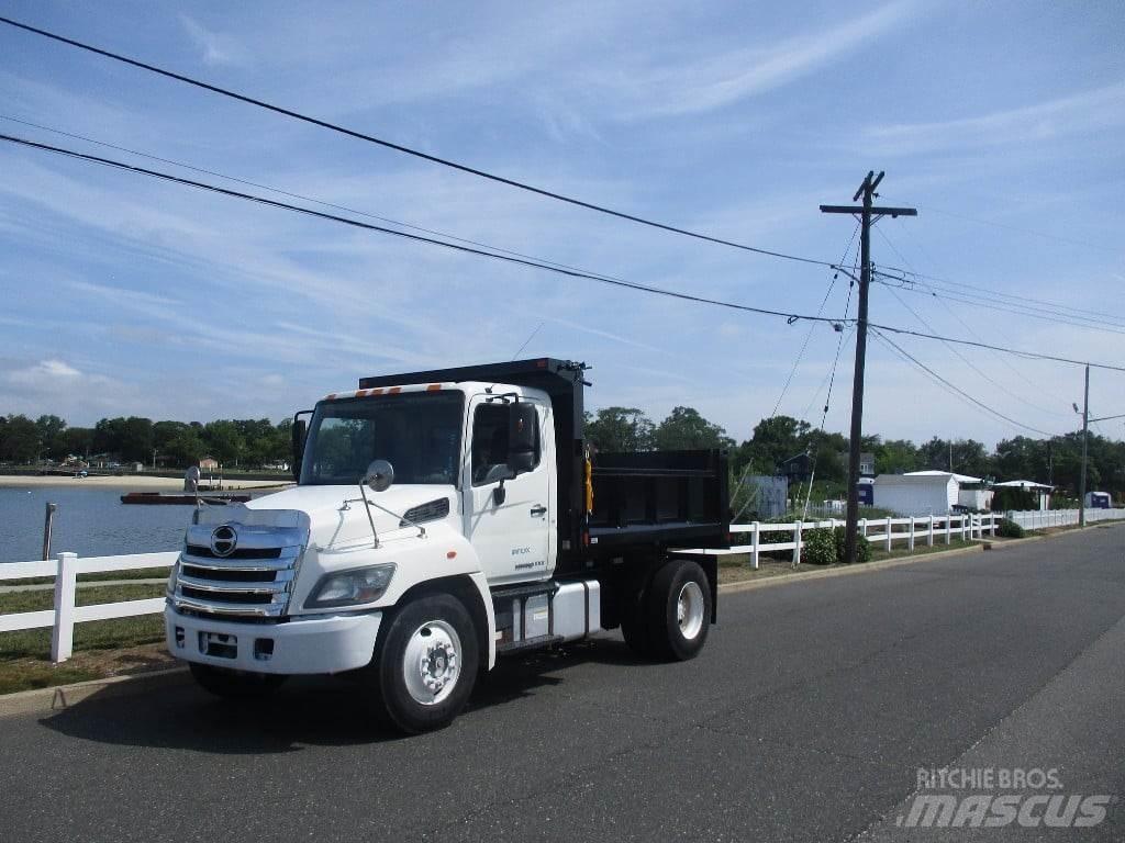 Hino 338 Lastbiler med tip