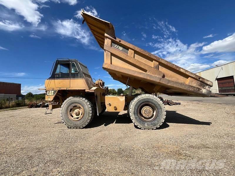 CAT 771D Knækstyrede dumpere