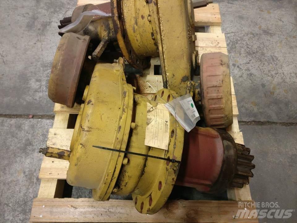 CAT 213 Gear