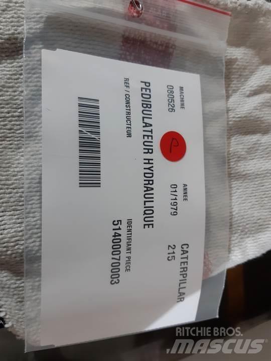 CAT 215 Kabiner og interiør