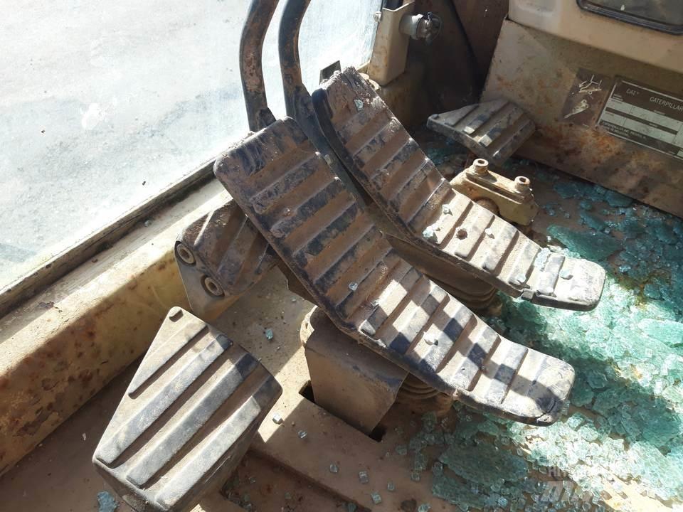 CAT 325LN Kabiner og interiør