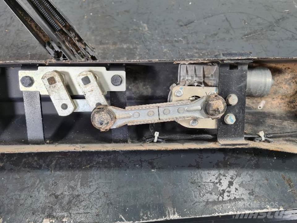 CAT 336DL Kabiner og interiør