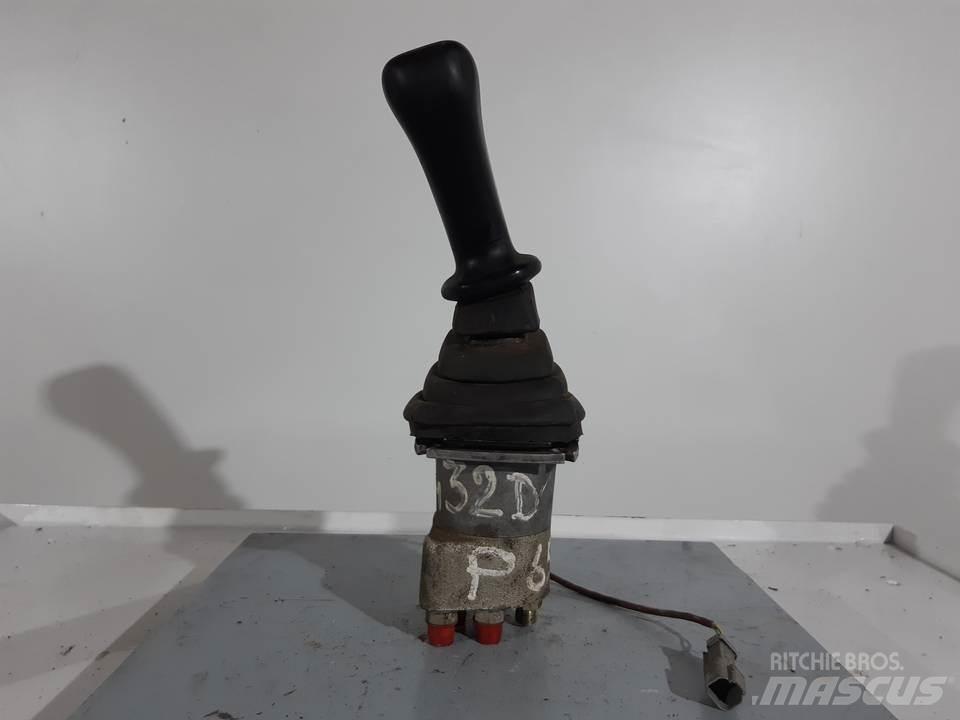 CAT 432D Kabiner og interiør