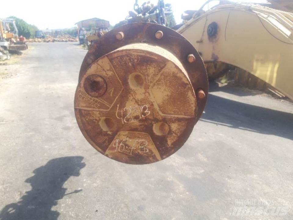 CAT 438B Gear