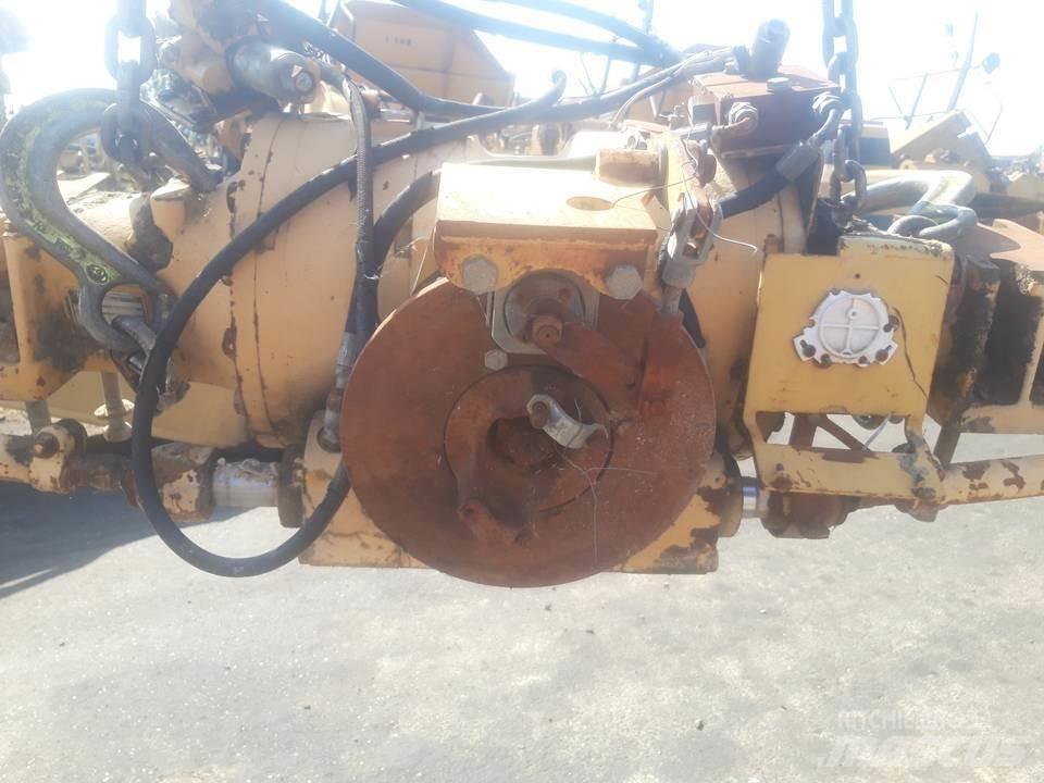 CAT 438B Gear