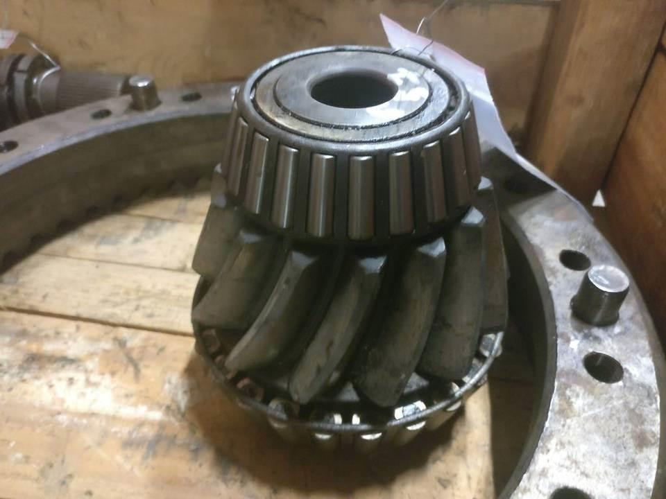 CAT 657B Gear