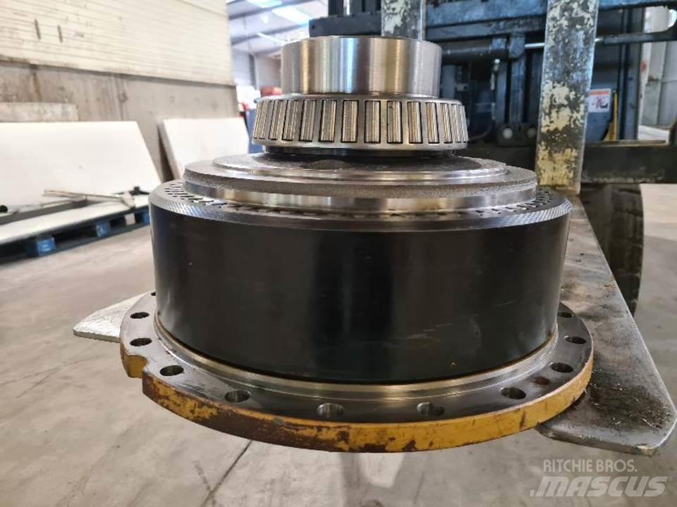 CAT 735 Gear