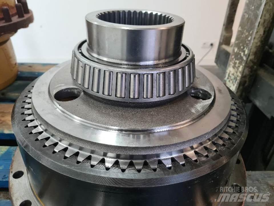 CAT 735 Gear