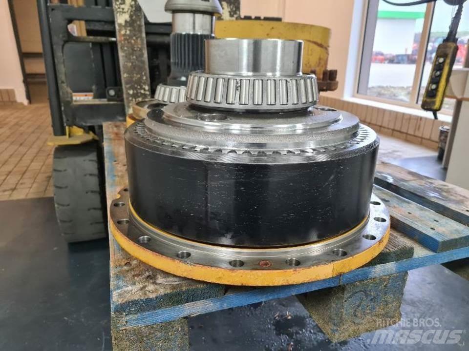 CAT 735 Gear