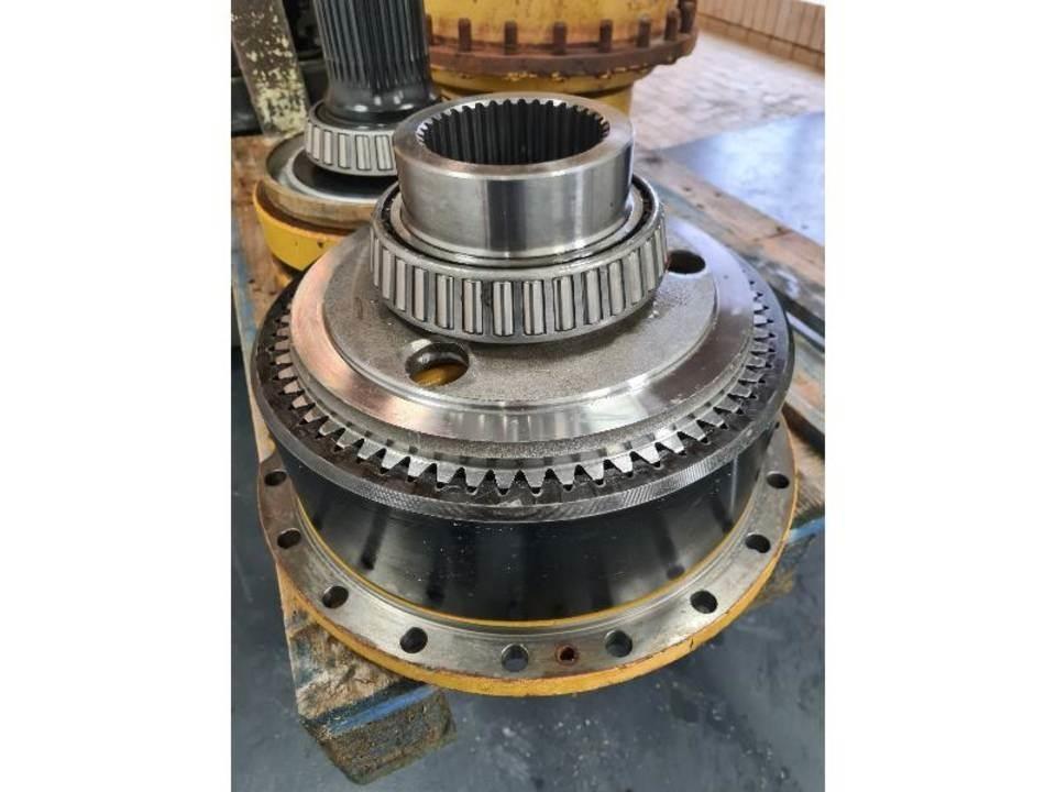 CAT 735 Gear