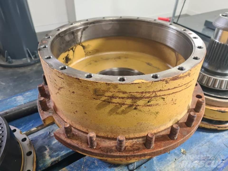 CAT 735 Gear