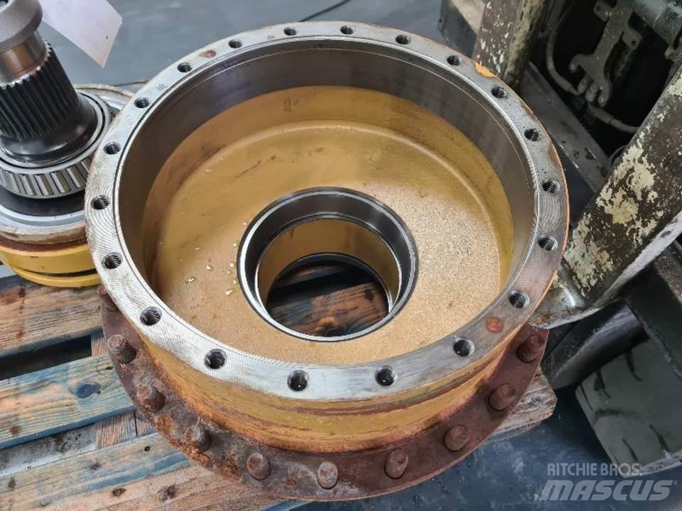CAT 735 Gear