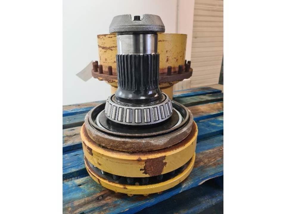 CAT 735 Gear