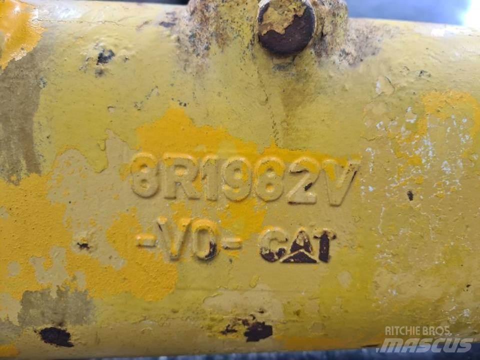 CAT 928F Gear