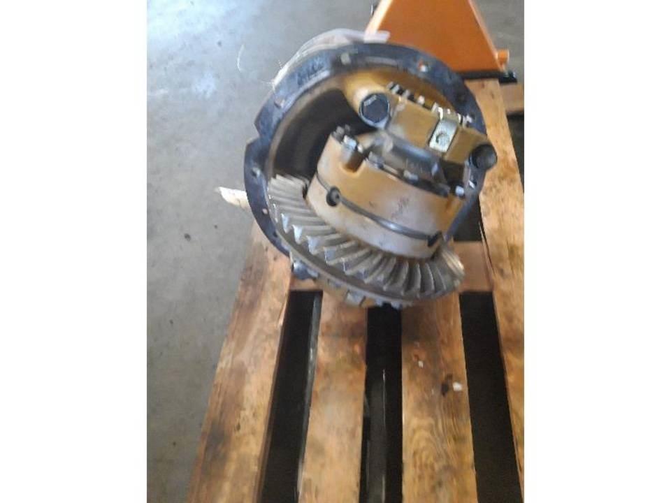 CAT 936E Gear