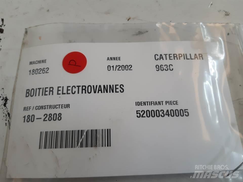 CAT 963C Kabiner og interiør