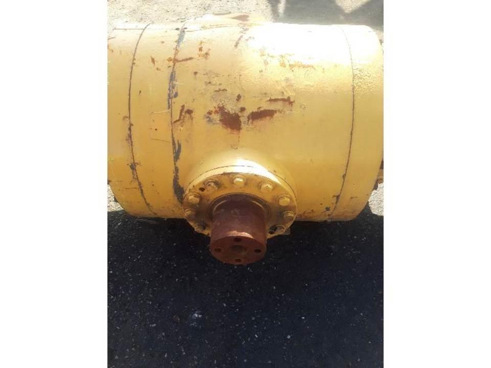 CAT 966H Gear