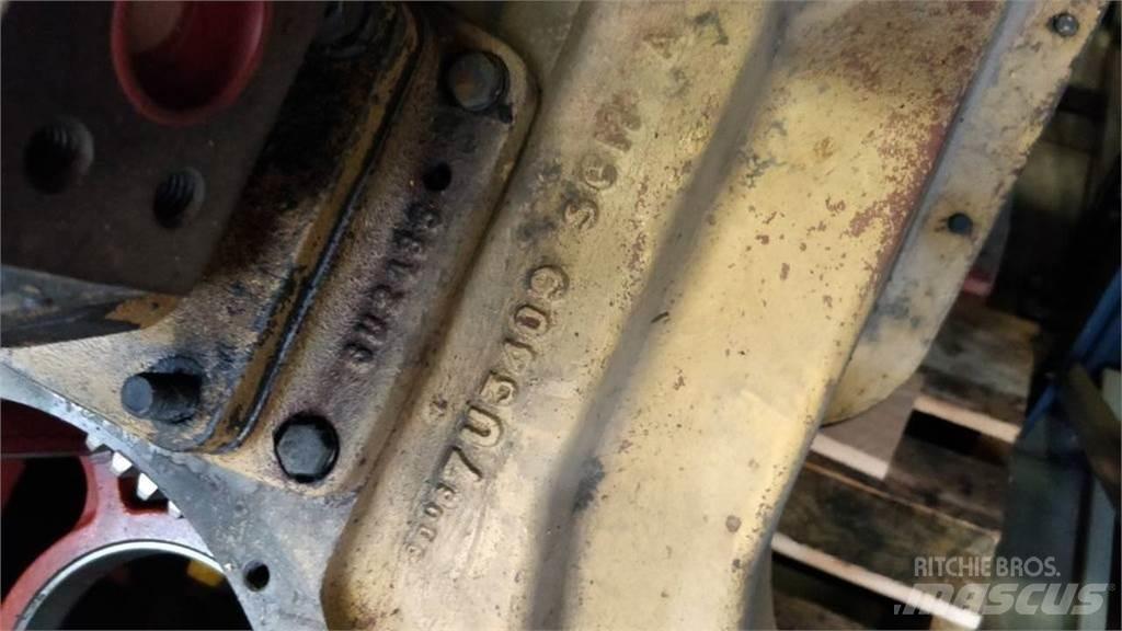 CAT D250B Gear