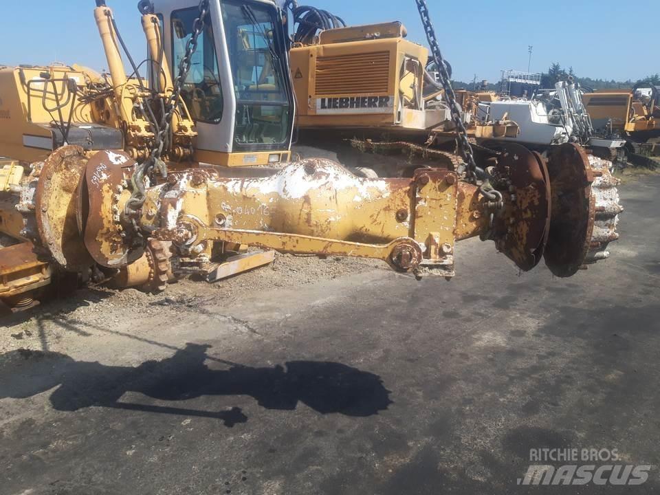 CAT D250D Gear
