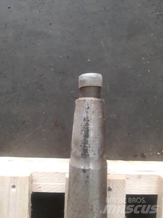 CAT D5 Gear