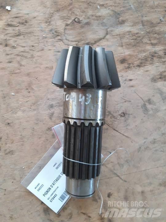 CAT D5 Gear