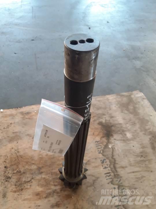 CAT D5B Gear