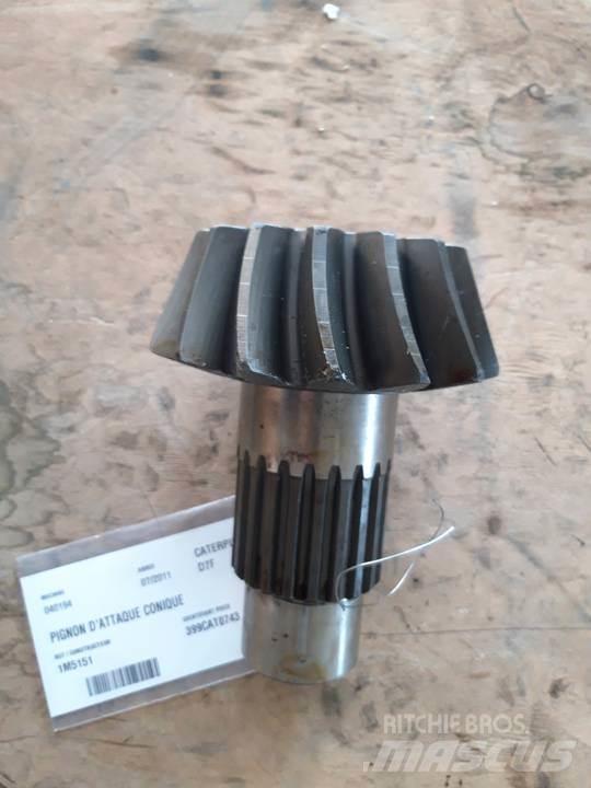 CAT D7F Gear