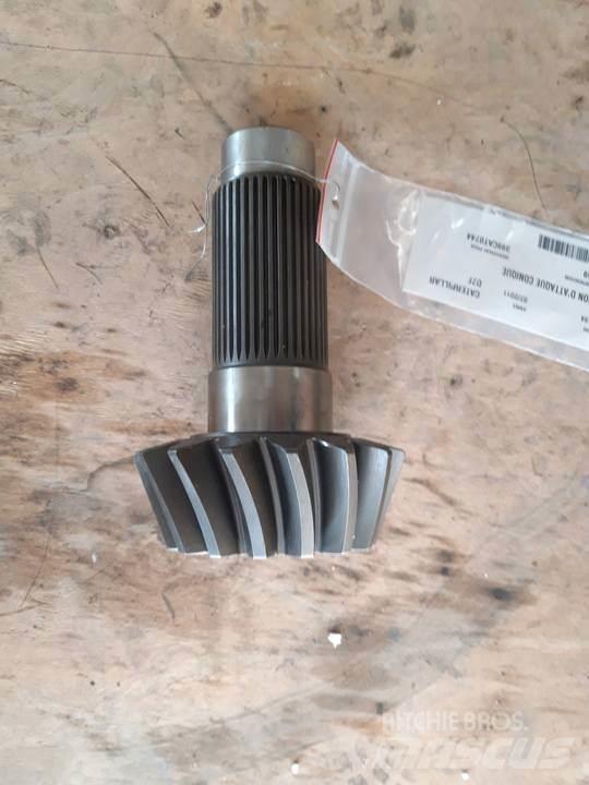 CAT D7F Gear